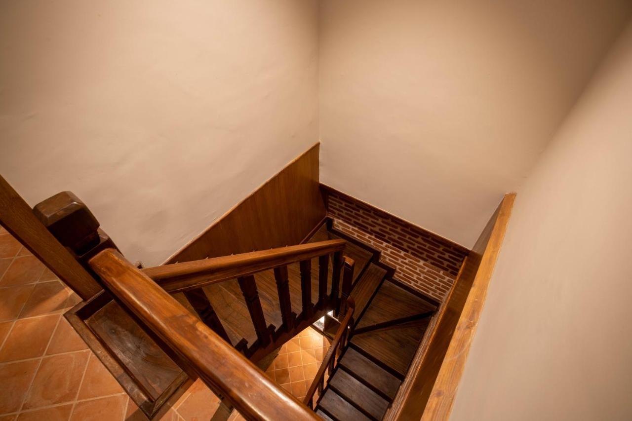 קטמנדו Basera Boutique Hotel מראה חיצוני תמונה Staircase