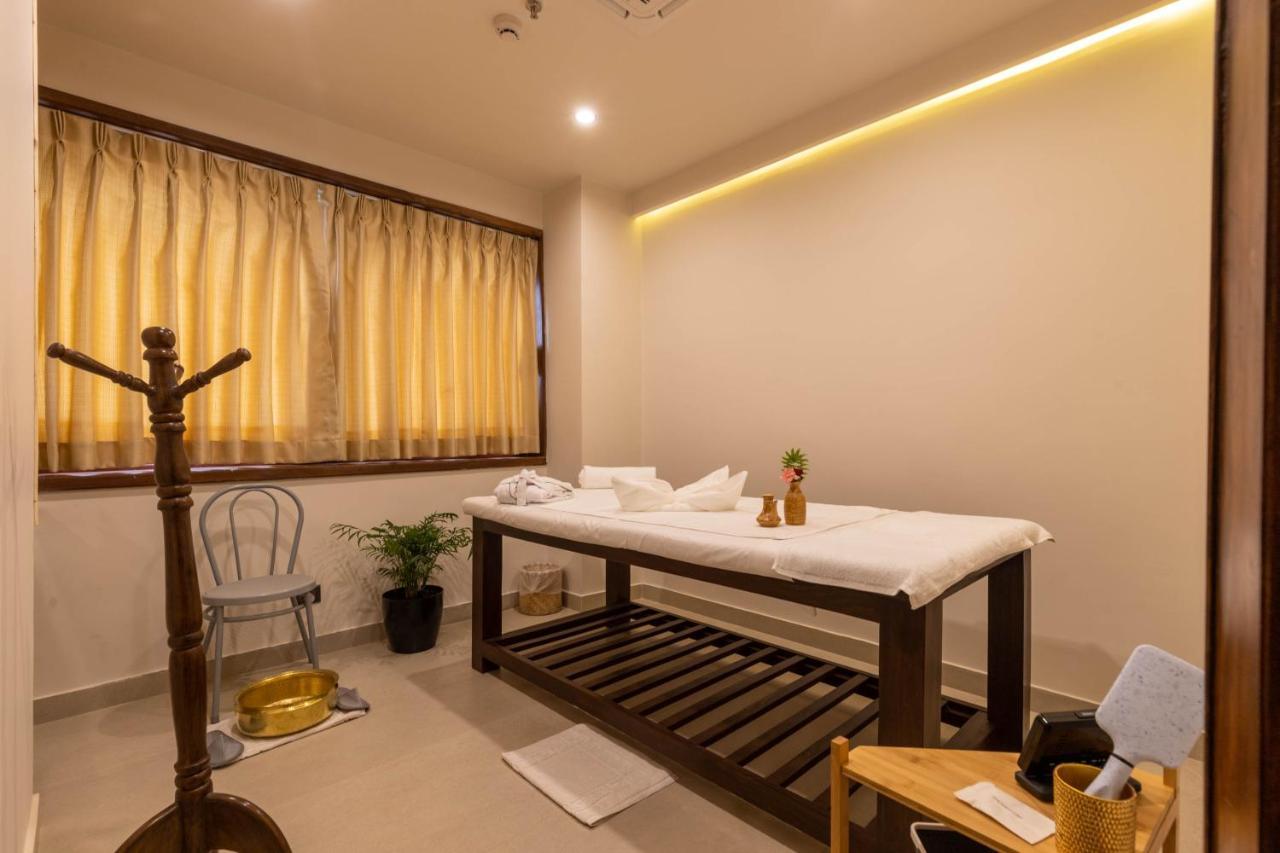 קטמנדו Basera Boutique Hotel מראה חיצוני תמונה A massage room at a spa in India