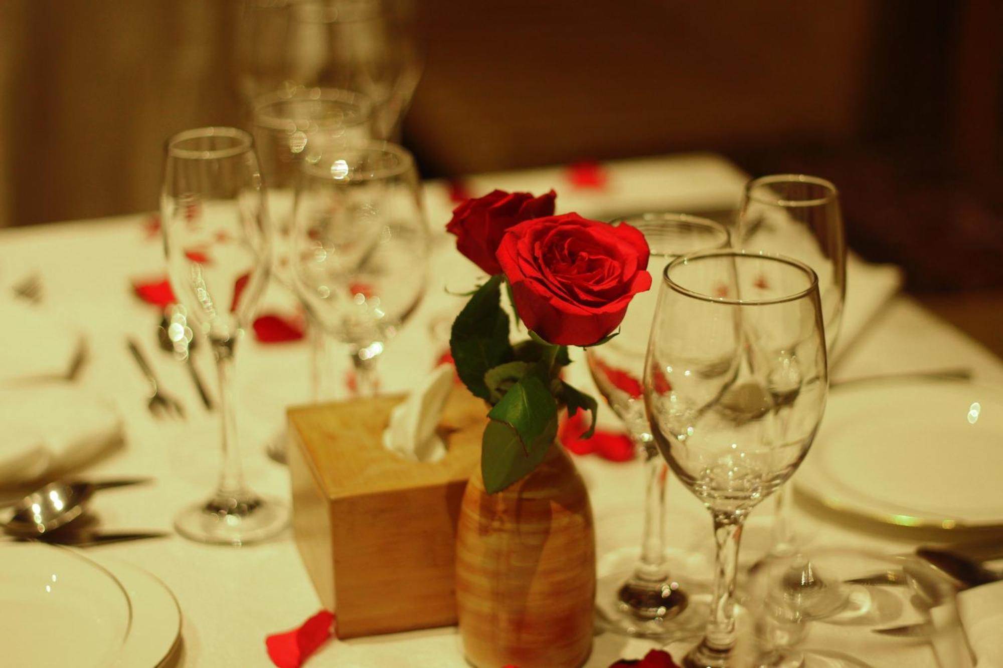 קטמנדו Basera Boutique Hotel מראה חיצוני תמונה A table set for a meal